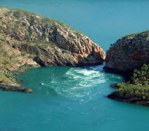 Những thác nước "kỳ lạ" nhất thế giới - 7