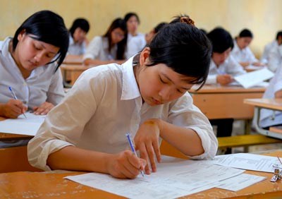 Phó Chủ tịch Nước Nguyễn Thị Doan cho rằng, kết quả tốt nghiệp rất cao, không phản ánh đúng thực chất, không thể lấy kết quả 6 môn thi tốt nghiệp để đánh giá quá trình 12 năm học. Ảnh: 24h.com