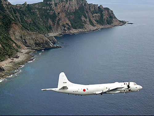 Nhật Bản chỉ đạo các hãng hàng không trong nước không cần xin phép Trung Quốc
khi bay trên không phận quốc tế ở Hoa Đông. Ảnh: AP