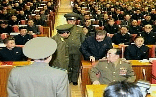 jang-uncle-kim-catch-6094-1386669437.gif  data-natural-