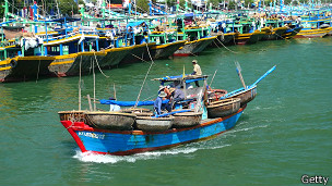 Ngư dân VN có thể bị ảnh hưởng lớn bởi quy định mới về vùng đánh cá của TQ trên 2/3 Biển Đông