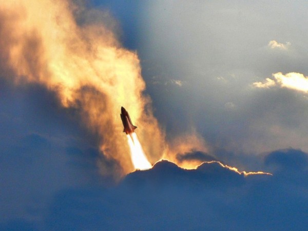 Nhiếp ảnh: Hành trình "đi mây về gió" trên những đám mây lạ 5