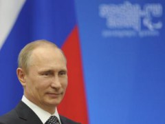 Tổng thông Nga Putin rát hài lòng về kết quả trưng cầu dân ý ở Crimée. Ảnh chụp ngày 17/03/2014.
Reuters
