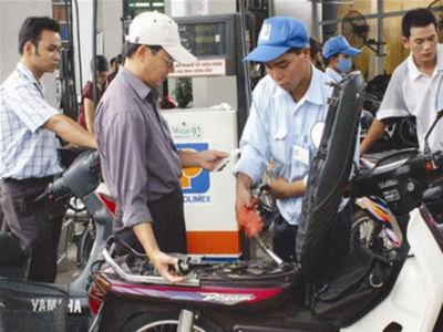 Petrolimex chính thức tăng giá xăng dầu từ 12h trưa nay (19.3). Petrolimex chính thức tăng giá xăng dầu từ 12h trưa nay (19.3).