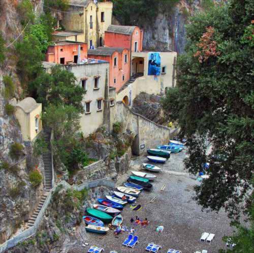 Thị trấn xinh đẹp ẩn trong vùng vịnh hẹp ở Ý - 2
