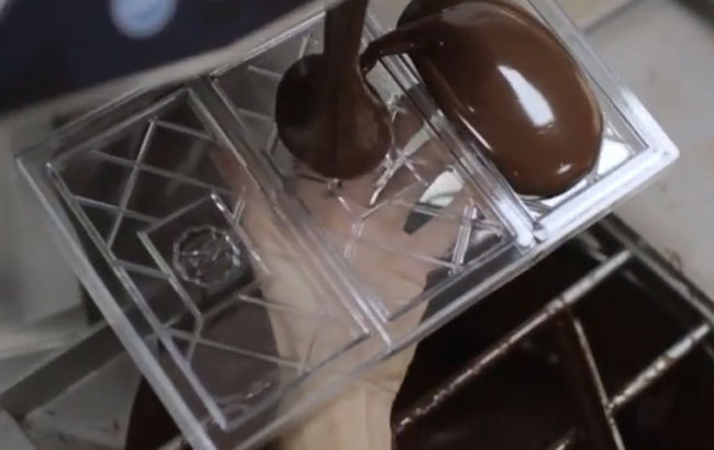 Chocolate Việt nổi tiếng thế giới được sản xuất như thế nào?