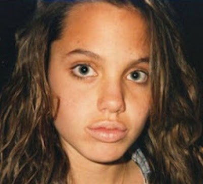 Ngắm loạt ảnh từ nhỏ đến khi trưởng thành của Angelina Jolie 11