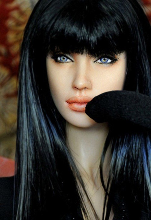 Ngắm loạt ảnh từ nhỏ đến khi trưởng thành của Angelina Jolie 14 Ngắm loạt ảnh từ nhỏ đến khi trưởng thành của Angelina Jolie 14