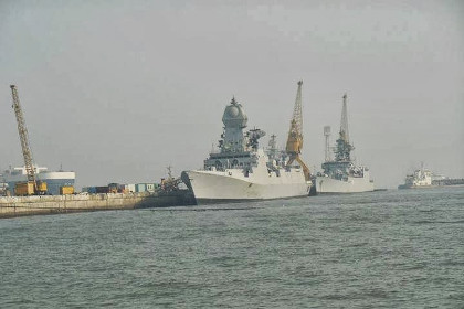 Các tàu khu trục lớp Kolkata đang đóng (thebharatmilitaryreview.blogspot.ru)