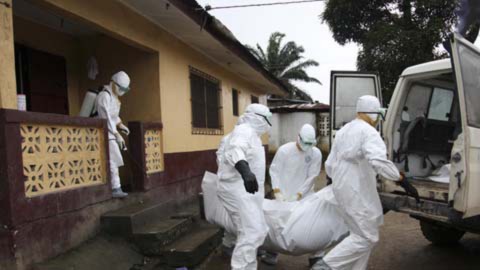Những hình ảnh ở tâm đại dịch Ebola khiến người đọc đau xót