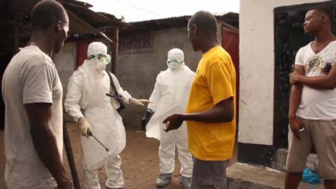 Thêm những hình ảnh chấn động từ tâm đại dịch Ebola 7