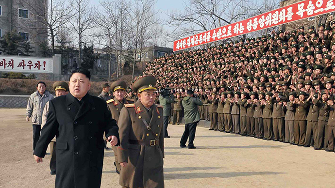 Hình ảnh không ghi ngày tháng được công bố trên trang chính thức Thông tấn xã Trung ương Triều Tiên ngày 12/1. Trong ảnh là lãnh đạo Triều Tiên, Kim Jong-un, đang kiểm tra sở chỉ huy của Quân đội Nhân dân Triều Tiên (KPA) Đơn vị 534. (Ảnh internet)