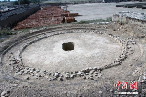 Những ngôi mộ cổ 4.000 năm tuổi ở Tân Cương