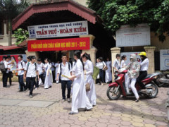 Học sinh trường trung học Trần Phú - Hoàn Kiếm ở Hà Nội, ảnh chụp hôm 15/09/2011.