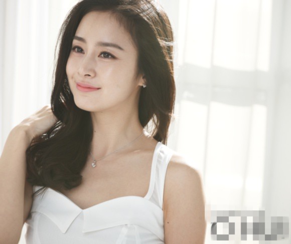 Kim Tae Hee đẹp long lanh trong loạt ảnh mới dù đã ngoài 30 1
