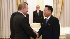 Tổng thống Putin tiếp Ngoại trưởng BTT Choe Ryong Hae tại Nga 18/11/2014 - REUTERS /KCNA