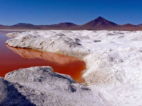 Ấn tượng hồ nước đỏ có một không hai thế giới - 9