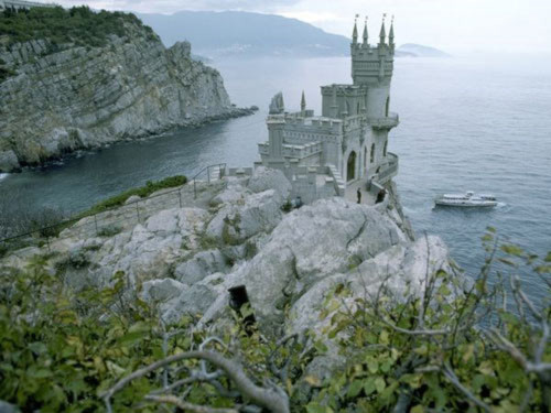 Khám phá những lâu đài cổ kính nhất châu Âu - 1