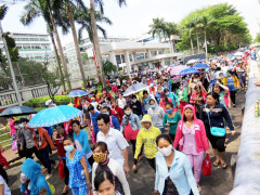 Hàng chục ngàn công nhân công ty PouYuen Việt Nam ở Quận Bình Tân TPHCM, bắt đầu đình công từ hôm 26/03/2015. Ảnh lao dong