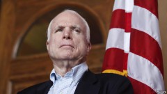 Ông McCain và đoàn thượng nghị sĩ thuộc Ủy ban Quân vụ Thượng viện của Hoa Kỳ đã tới thăm Việt Nam trước khi sang Singapore để dự Đối thoại Shangri-La.