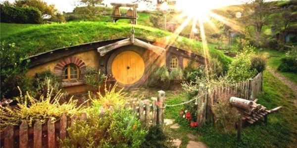 Ngôi làng của người tí hon Hobbitant tại Ireland