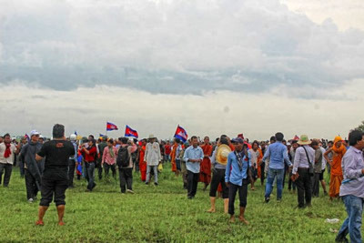 Ngày 19 tháng 7 vừa qua, hàng ngàn người Campuchia do Đảng Cứu Quốc dẫn đầu đã đến khu vực biên giới giữa Campuchia và Việt Nam ở cột mốc 203