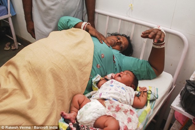 Hình ảnh Kỷ lục em bé sơ sinh nặng gần 6kg ở Ấn Độ số 6