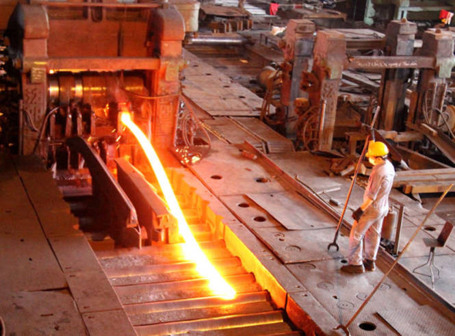 Doanh nghiệp sản xuất thép trong nước đề xuất phải có biện pháp ngăn chặn tình trạng lách thuế của thép Trung Quốc - Ảnh: Hoàng Nguyên