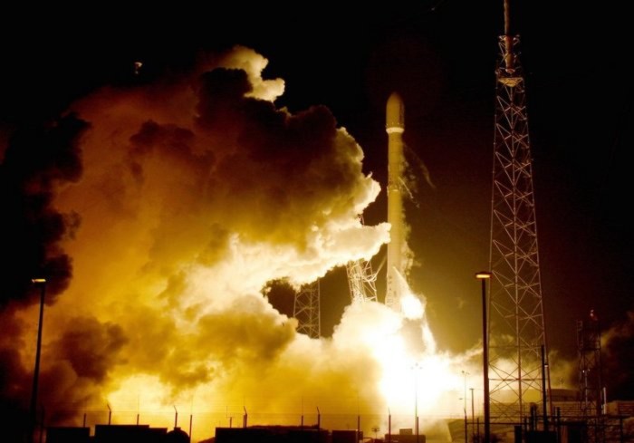 Toàn bộ chi phí cho nhiệm vụ phóng tên lửa Falcon 9 vào không gian lên đến 61,2 triệu USD. 