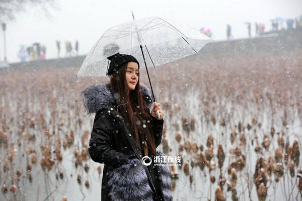 Trung Quốc đẹp như cõi mộng trong ngày tuyết rơi - Ảnh 33.