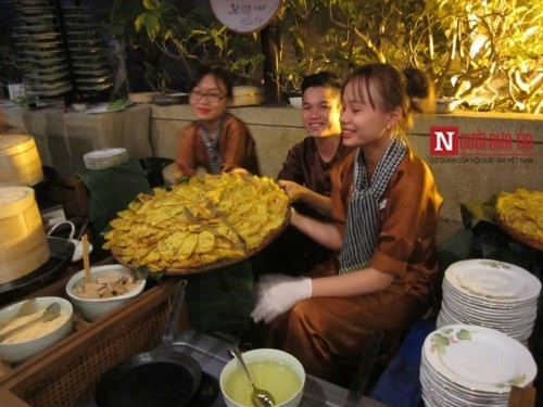 Chuyện người Tây mê mẩn ăn Tết Việt ở Đà Nẵng - Ảnh 10