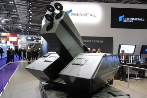 vu-khi-laser-cua-duc-2