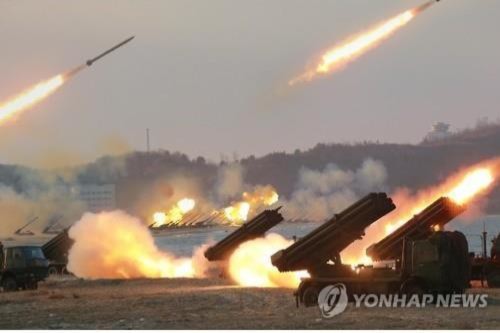 Triều Tiên kéo 300 hệ thống MLRS tới biên giới với Hàn Quốc - Ảnh 1