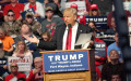 Ông Donald Trump phát biểu trước khoảng 7.000 người ở Fort Wayne ngày 1-5. Ảnh: WANE.COM