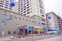 Khu khám bệnh nằm trong khối nhà 15 tầng được xây mới trong   Bệnh viện Nhi Trung ương, địa chỉ tại 18/879 La Thành, Đống Đa,  Ảnh website Bộ Y Tế