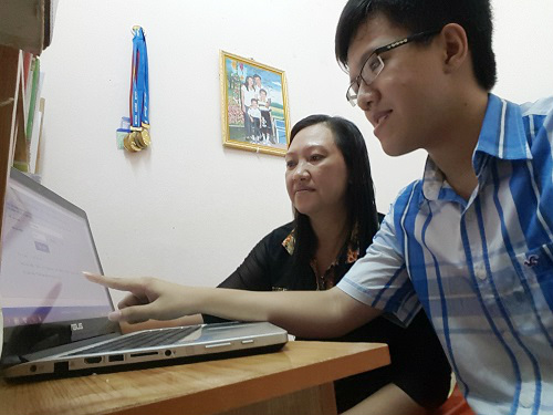 Em Kỳ tại tỉnh Cà Mau cũng đạt điểm 10 môn Hóa học và cũng ước mơ sau này trở thành dược sĩ bào chế thuốc chữa bệnh cho mọi người. Ảnh khampha.vn