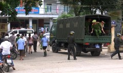 Lúc 12h, nhiều lực lượng công an được tăng cường bảo vệ an ninh tại bệnh viện. Ảnh: Sơn Dương