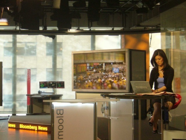 Tại trường quay của chương trình Bloomberg TV