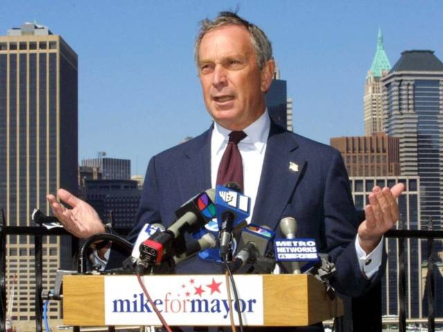 Bloomberg trong buổi vận động tranh cử đầu tiên năm 2001
