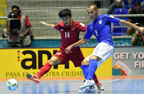 hlv-bruno-futsal-viet-nam-vao-vong-16-doi-la-xung-dang-1