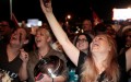 Người dân tại Little Havana, Miami ăn mừng sau khi nghe tin về cái chết của  Fidel Castro. Ảnh Reuters