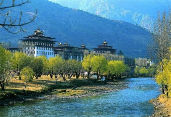 Bhutan thu hút du khách với non nước hữu tình và ôm trong mình quá nhiều thứ lạ lẫm, đọc đáo