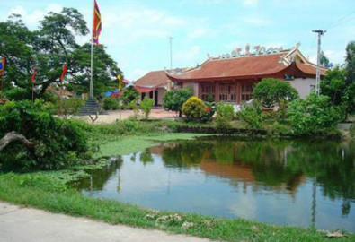 Đền thờ Tả Ao ở thôn Nam Trì, xã Đặng Lễ, huyện Ân Thi, tỉnh Hưng Yên.