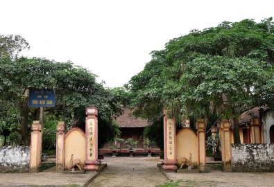 Đền thờ Trần Khát Chân
