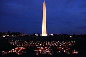 Washington DC: Tưởng niệm các học viên Pháp Luân Công bị bức hại ở Trung Quốc. Ảnh minghui.org