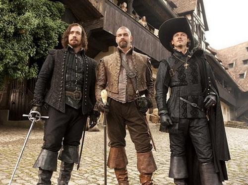 Ba chàng lính ngự lâm trên phim phiên bản 2011 (từ trái sang) - Athos, Porthos và Aramis. Ảnh: Sony.
