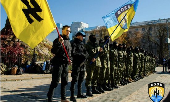 "Tiểu đoàn Azov" là lực lượng chính của quân đội Ukraine chống lại quân nổi dậy Ukraine trong quá khứ, và hiện giờ là quân đội Nga. (Ảnh chụp màn hình)